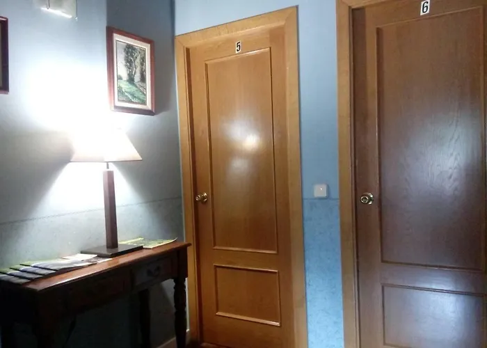 Hotel Mencio - Placa Major Santa Pau