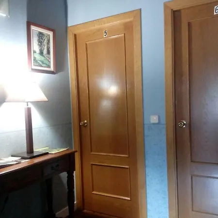 Hotel Mencio - Placa Major Santa Pau